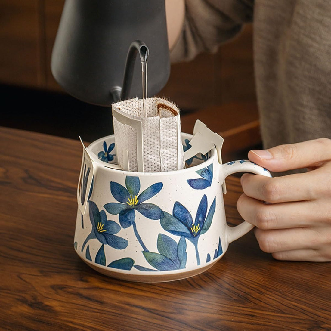 Elegant Floral Ceramic Mug – Watercolor Flower Design with Handle