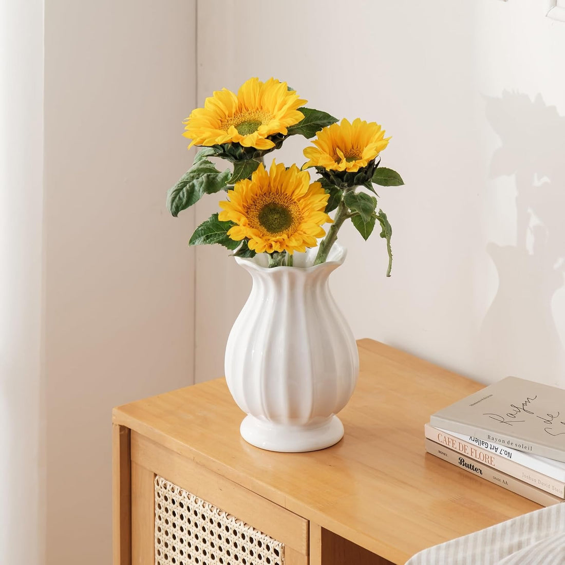 White Ceramic Flower Vase – 7.8 Inch Modern Decorative Vase