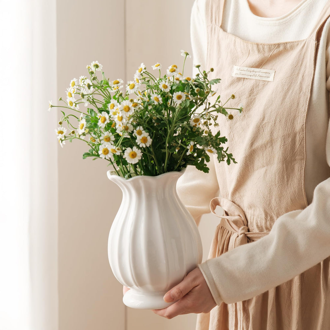 White Ceramic Flower Vase – 7.8 Inch Modern Decorative Vase