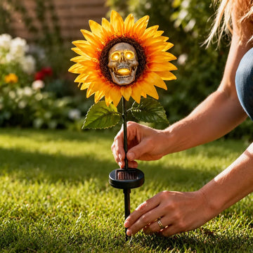 Solar Sunflower Skull Stake Light - Illuminate Your Halloween with Spooky Charm!